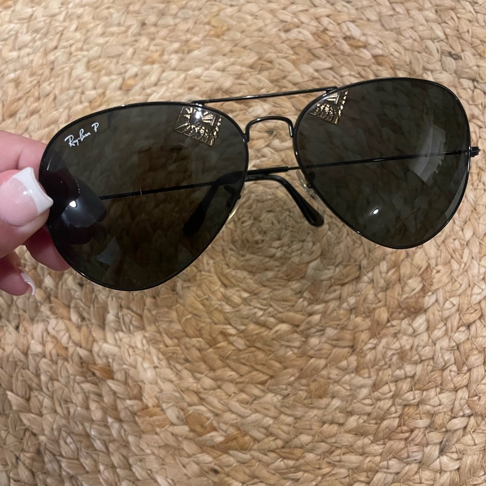 Polarized black Ray Ban sunglasses